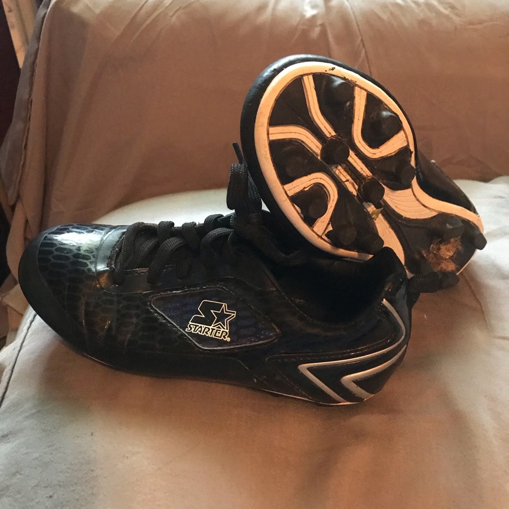 Baseball cleats